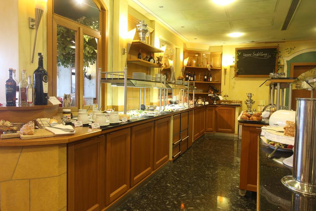 קורבאך Hotel Touric מראה חיצוני תמונה